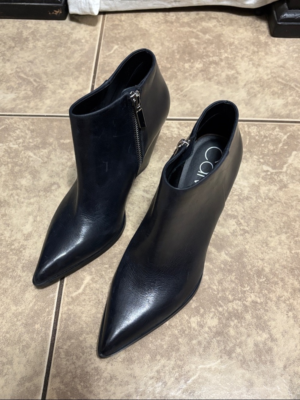 Calvin Klein Ignazia Booties Sz 7